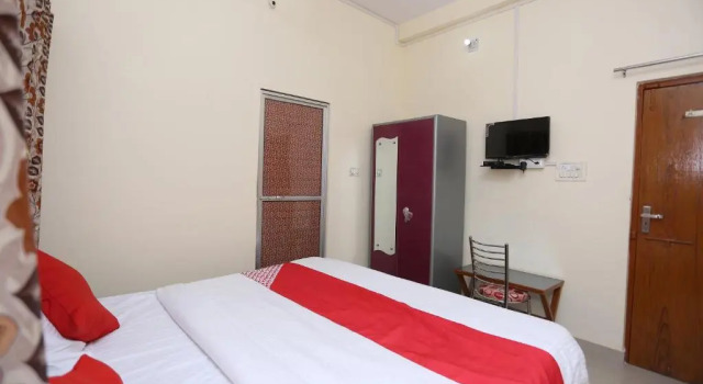 OYO 43901 Baba Guest House