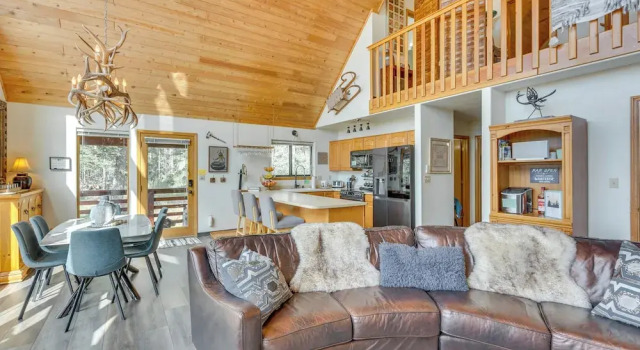 Angel Fire Retreat w/ Hot Tub ~ 5 Mi to Skiing, Varaa Lomakoti Angel Fire 