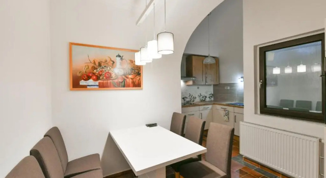 Люкс Apartmány Na Náměstí 85