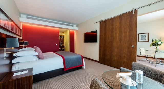 Семейный люкс с балконом Lagoas Park Hotel