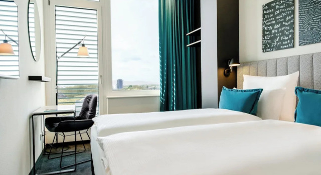 Двухместный номер Standard Motel One Karlsruhe
