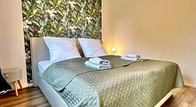 Großes City-Ferienhaus mit Terrasse, Grill und Parkplatz F19, Prenota Hotel Oldenburg Bassa Sassonia