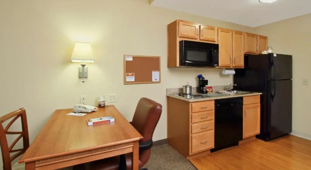 Двухместный люкс c 1 комнатой Candlewood Suites Norfolk Airport by IHG