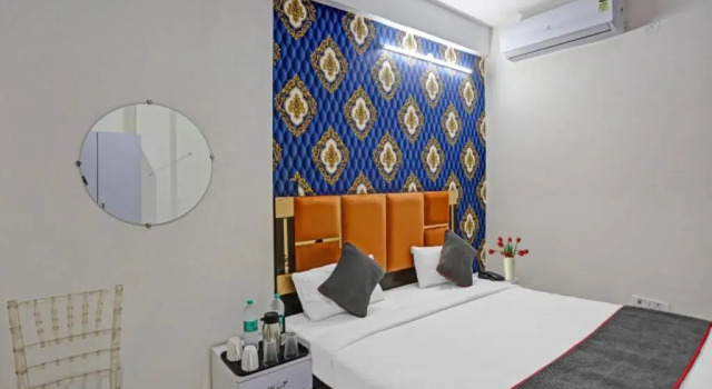 OYO Townhouse 1062 Paradise Inn, Забронировать Отель Нойда штат Уттар-Прадеш