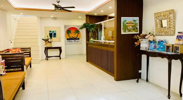 Двухместный номер Deluxe White House Beach Resort
