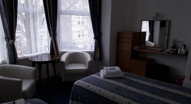 Evans Hotel