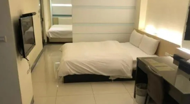Люкс Deluxe Kiwi Express Hotel - Kaohsiung Station