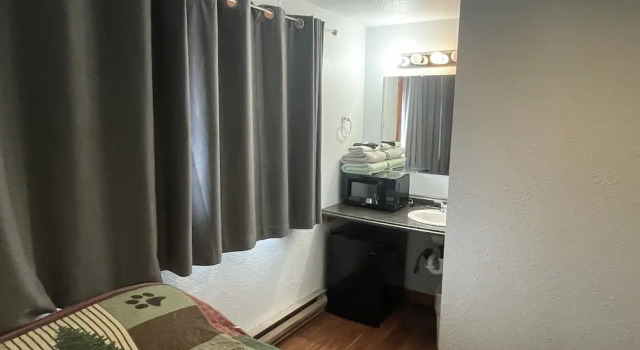 Brown Bear Saloon & Motel, Reserva ahora Motel Moteles en Alaska, Motel