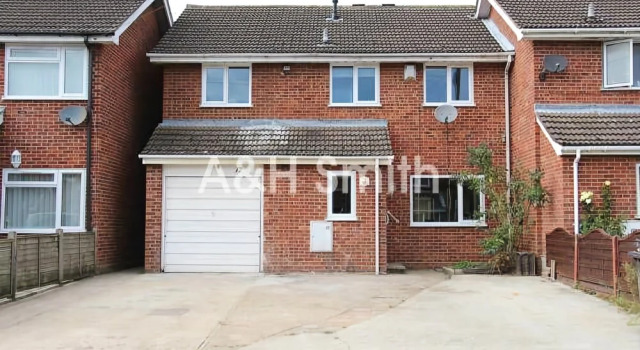 Arlington Gardens, Prenota Hotel Attleborough 