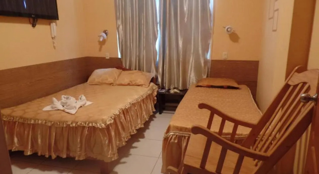 Hostal Zorritos Plaza Inn, Book Hotel 3-stjernede hoteller i Zorritos, 3*
