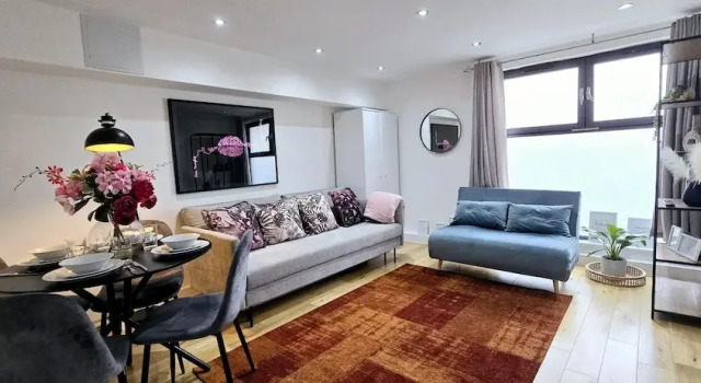 Property For Up To Six People In Greater London, Забронировать Апартаменты/квартира Отели Большого Лондона с парковкой, Парковка