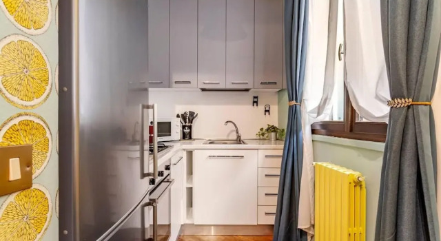 Design Villa with parking Navigli Milan sleeps5, Book Boutique Navigli Milan