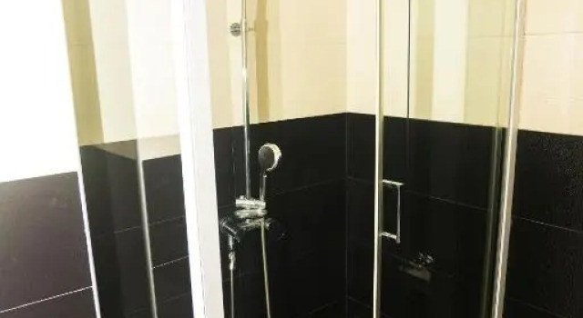 Apartment on takaishvili street, Забронировать Апартаменты/квартира Отели Батуми с парковкой, рядом с Фонтан Нептуна, Парковка