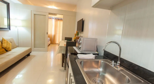 Апартаменты Deluxe Sea Residences at Mama Ems Neat Place