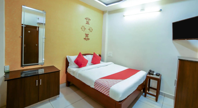 OYO 13909 Kartikeya Grande, Book Hotel Hoteller i Guntur med morgenmad, Morgenmad