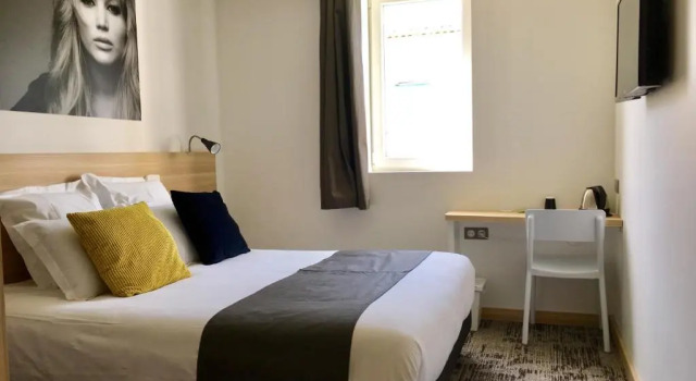 Номер Comfort Brit Hotel Martigues Nord