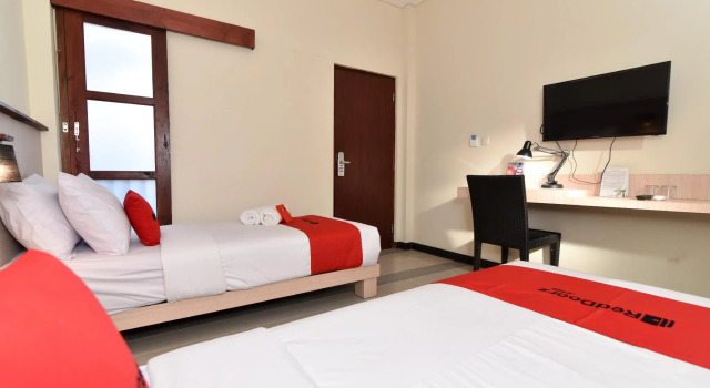 Двухместный номер Deluxe RedDoorz near Legian Street
