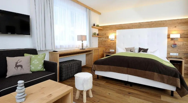 Двухместный номер Deluxe с балконом Post Hotel Paznaun