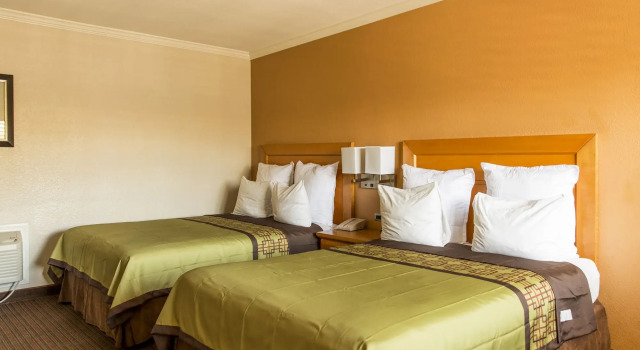 Anaheim Islander Inn and Suites