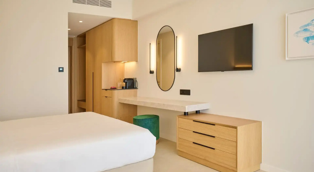 Deluxe room with pool view Sunrise Emerald