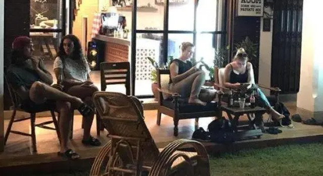 Кровать в общем номере BarandBed URT