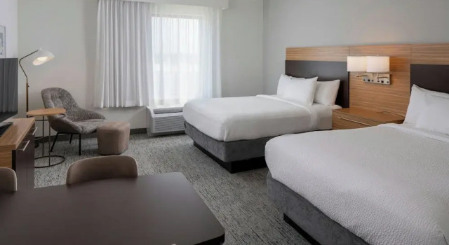 Четырёхместная студия TownePlace Suites by Marriott Foley at OWA