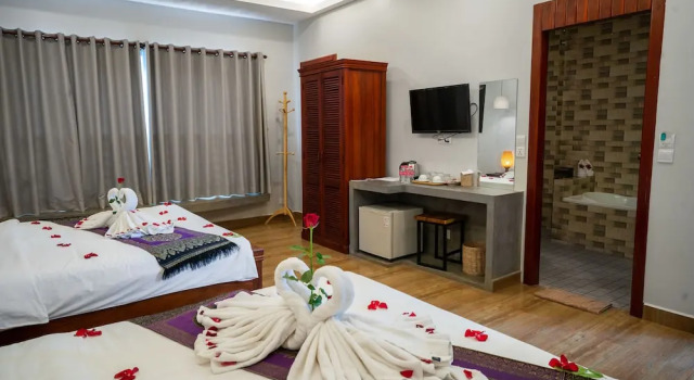 Семейный люкс с балконом и с красивым видом из окна Romantic Angkor Residence