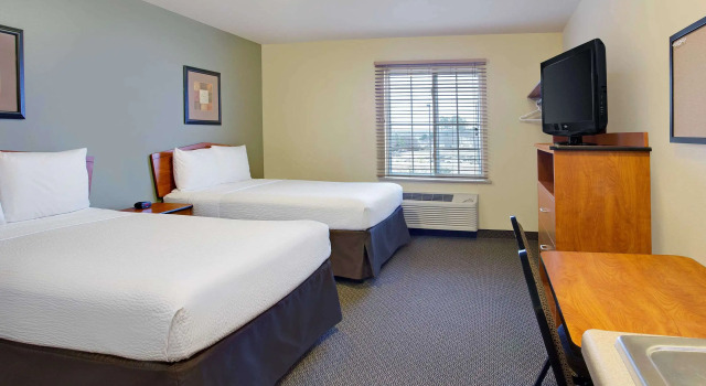 Четырёхместный люкс WoodSpring Suites Raleigh Northeast Wake Forest