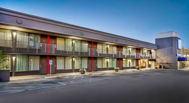 Motel 6 Louisville, Ky- Airport/ Fair Expo, Забронировать Мотель Мотели Луисвилл, Мотель
