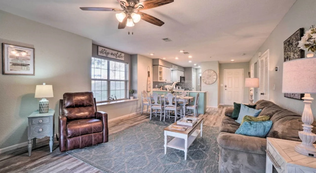 Family-friendly Condo ~ 3 Mi to Branson Landing, Забронировать Апартаменты/квартира Отели Table Rock Lake с парковкой, Парковка