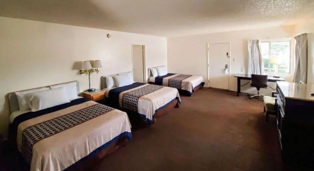 Двухместный люкс Standard Magnuson Hotel Sierra Vista