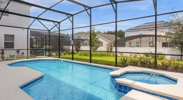 Коттедж Upstay: Ultimate Orlando Retreat w Pool & Hot Tub