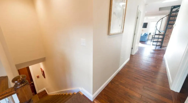 Апартаменты The Newport Lofts - 410 Thames Street