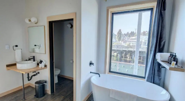 Люкс c 1 комнатой Bowline Hotel