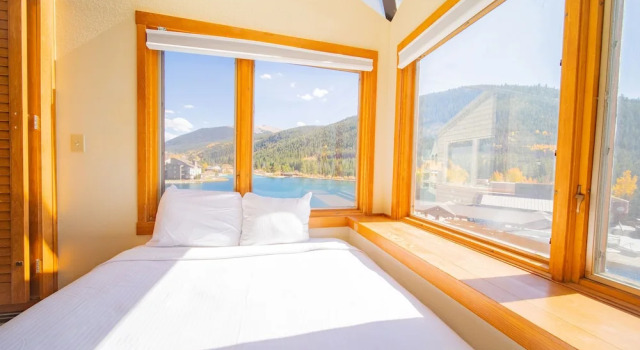 Lakeside 1495 by SummitCove Vacation Lodging, Забронировать Апартаменты/квартира Отели Roosevelt National Forest с парковкой, Парковка