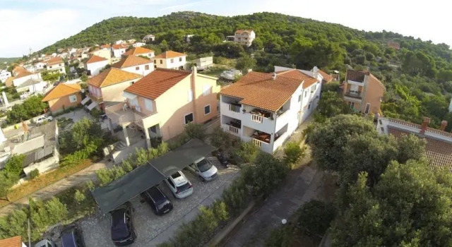 Apartments Dalmacija, Забронировать Апартаменты/квартира Езера 