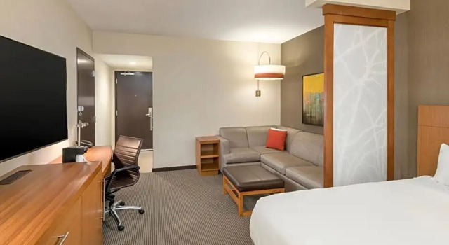 Двухместный люкс Broad Street Hyatt Place Greenville Downtown