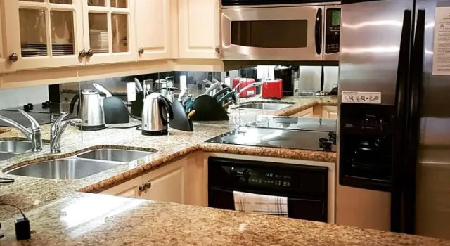 Апартаменты Toronto Luxury Accommodations - University Plaza