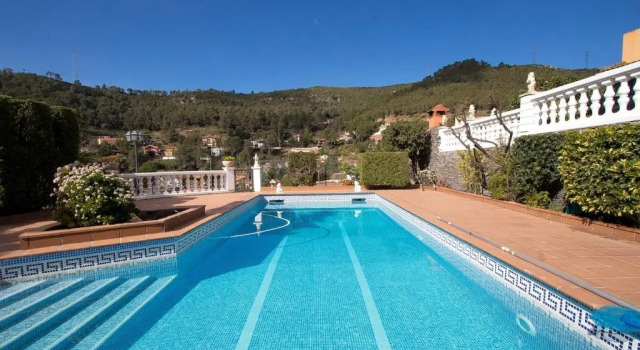 Вилла Catalunya Casas Mountain escape with amazing views just 25km to BCN