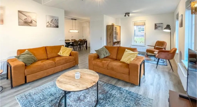 Stunning Home in Hoge Hexel With 3 Bedrooms, Sauna and Wifi, Rezerwuj Hotel Heino Salland