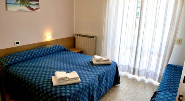 Трёхместный номер Standard с балконом Hotel Jole
