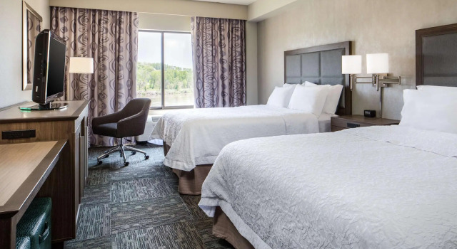 Четырёхместный номер Standard Hampton Inn Council Bluffs