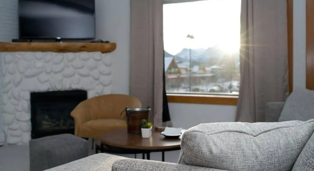 Pinnacle Mountain View Condo 3 Bed 2 Bath Downtown Canmore, Rezervasyon Daire Canmore daireler, Daire