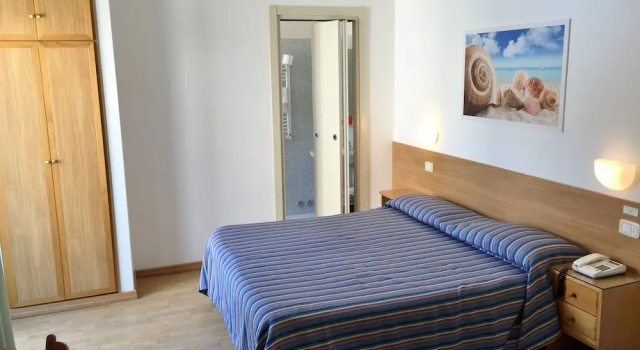 Четырёхместный семейный номер Standard Hotel Mayor
