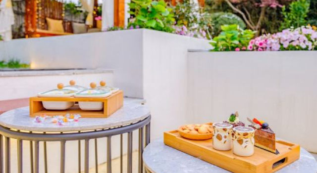 Ciyun Wanzhong Theme Hotel