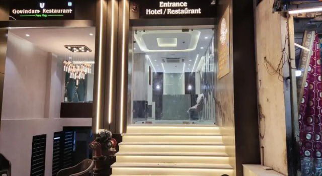Hotel Golden Petals, Забронировать Отель Отели Варанаси 3 звезды, рядом с Jantar Mantar Mandir, 3*
