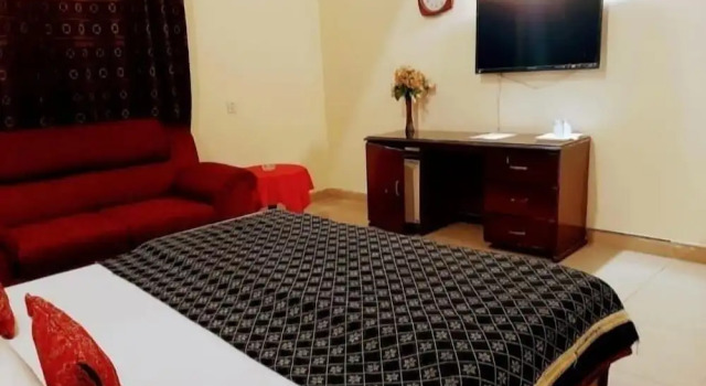 Grand One Hotel Faisal Town