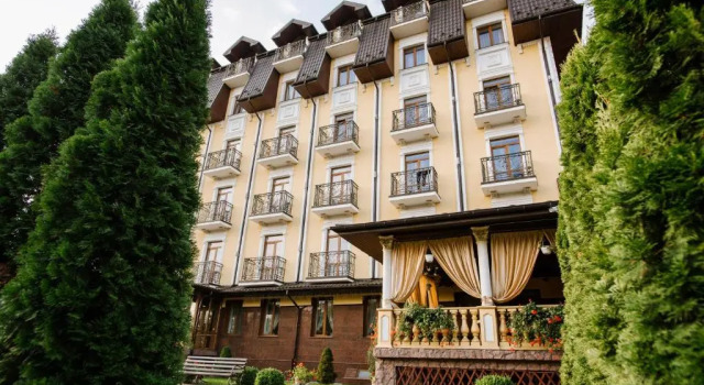 Golden Crown, Prenota Hotel Truskavec' 