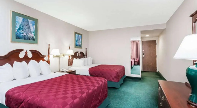 Ramada Glens Falls/lake George Area, Buchen Sie Hotel Glens Falls New York State