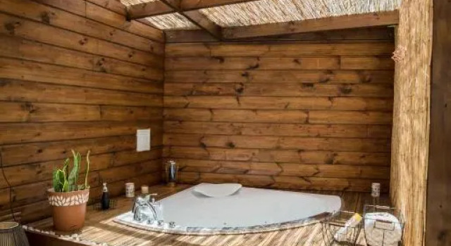 Leu Cocon, Book Hotel Hotels in Saint-Paul with Parking, Parking